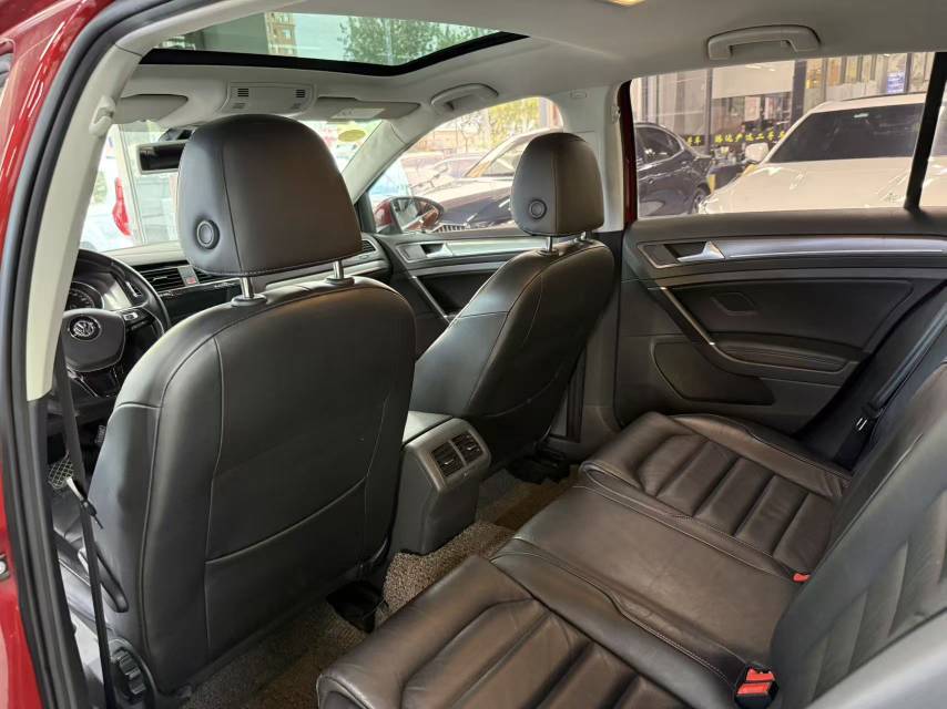 Volkswagen Golf 2014 car image #10