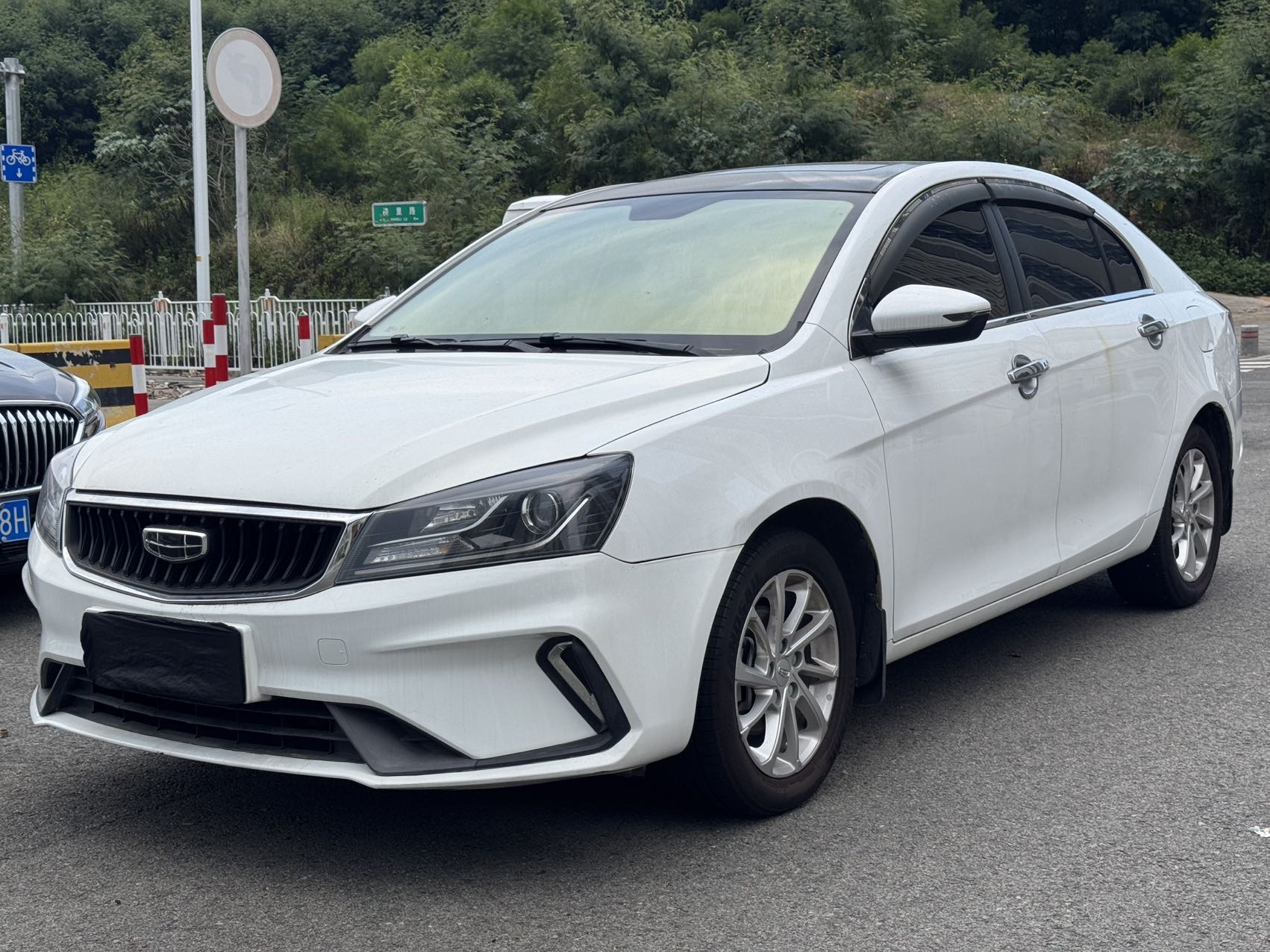 GEELY Emgrand 2021 #2 GEELY Emgrand 2021 car image #2