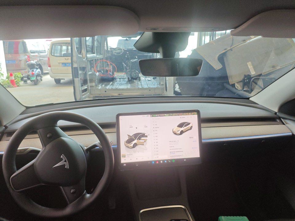 Tesla Model Y 2024 car image #7