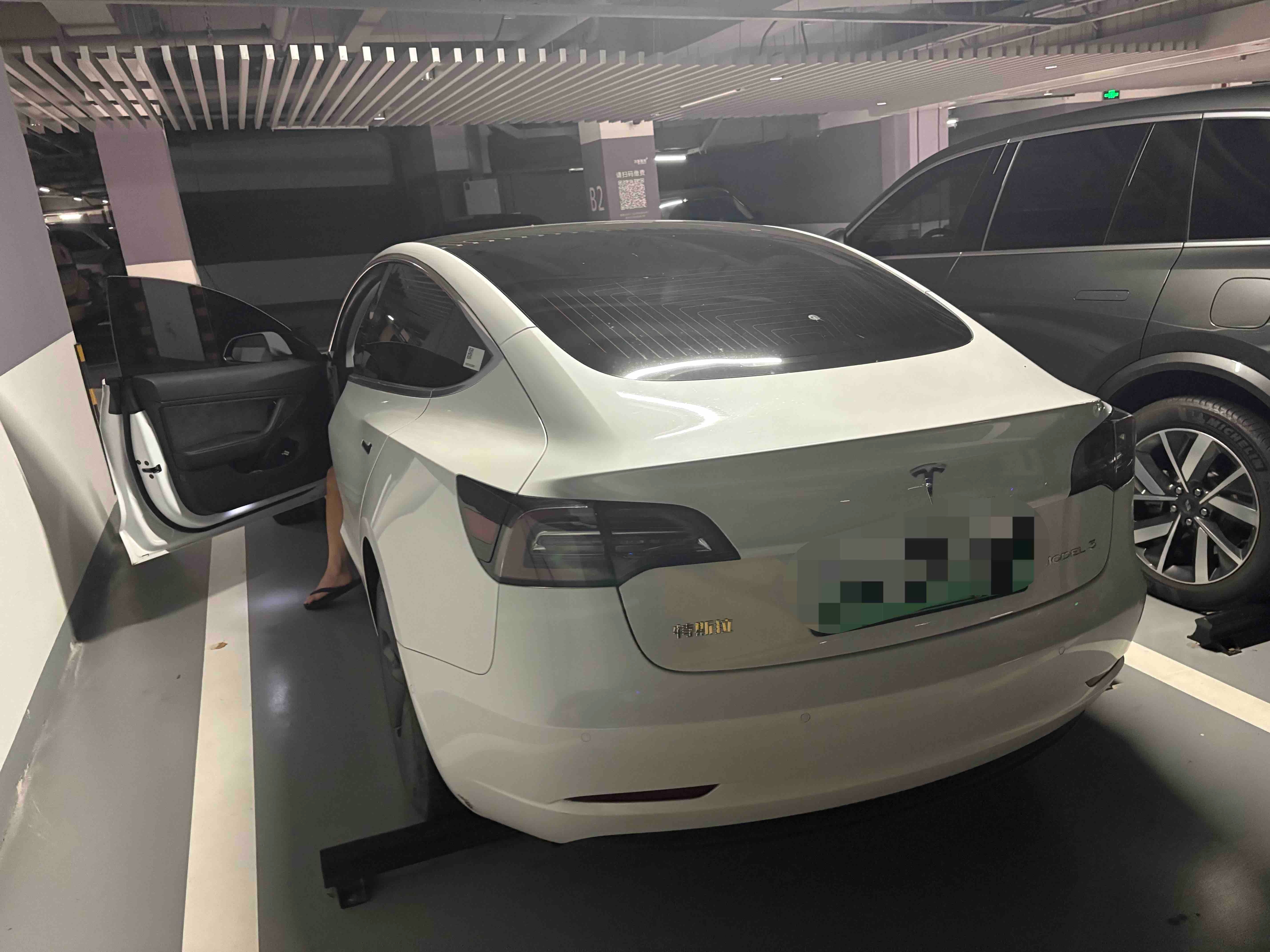 Tesla Model 3 2020 car image #10