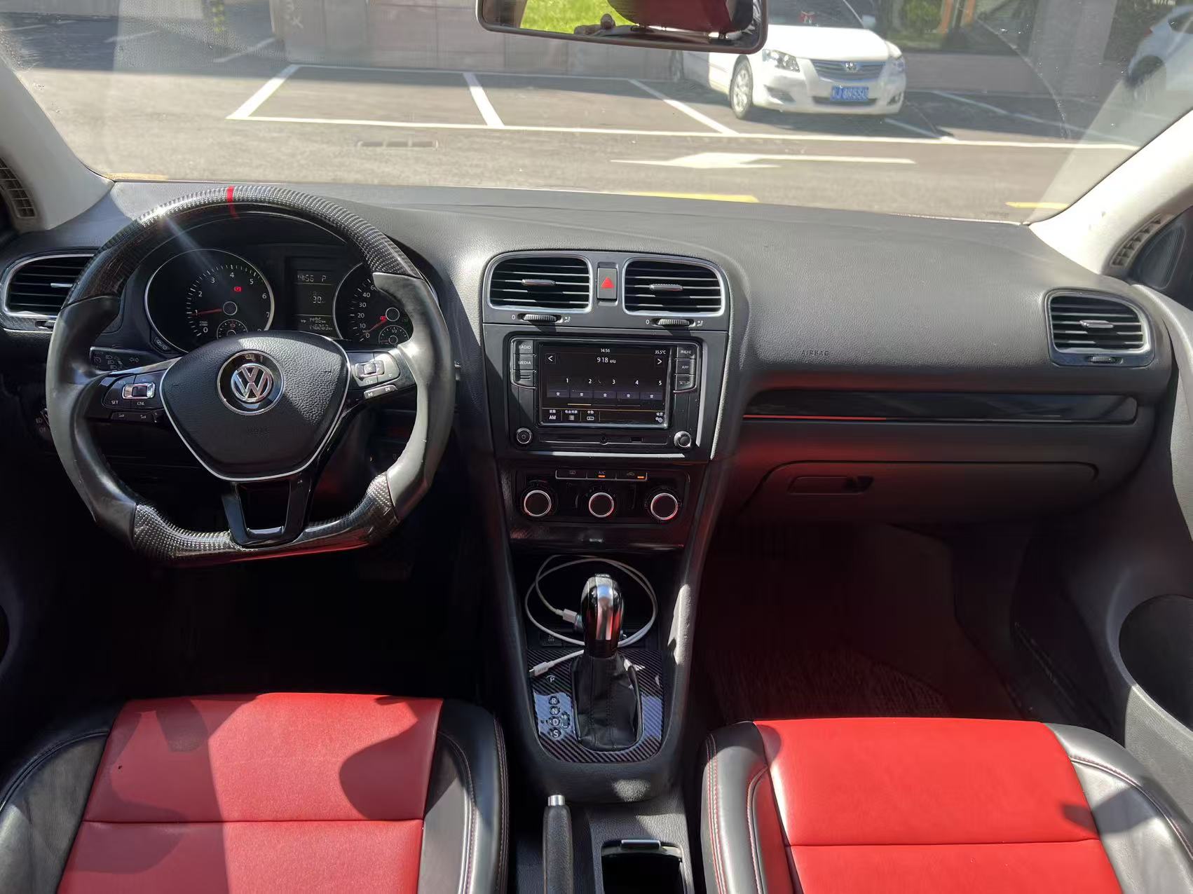 Volkswagen Golf 2012 car image #10