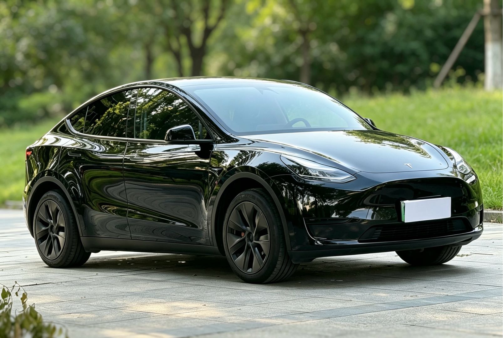 Tesla Model Y 2023 #5 Tesla Model Y 2023 car image #5