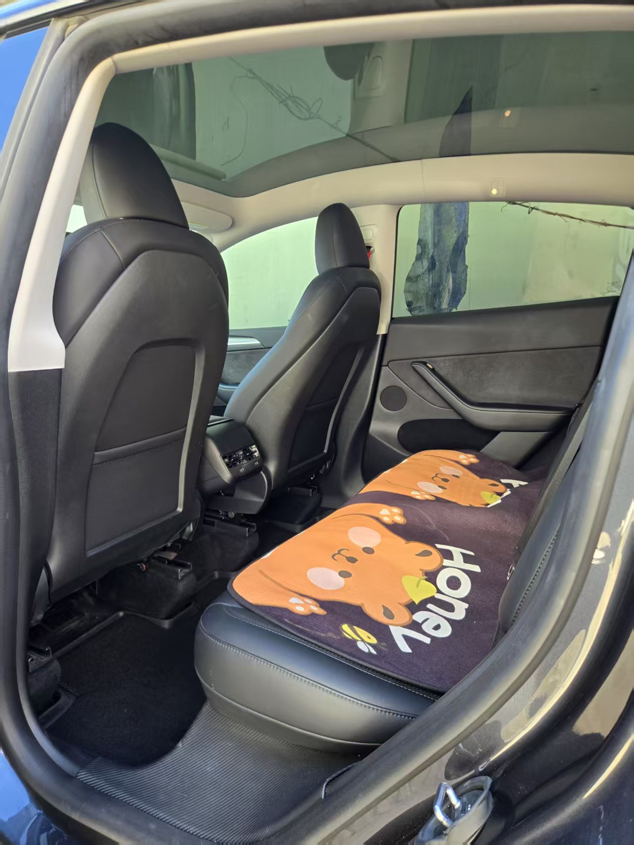 Tesla Model Y 2024 #4 Tesla Model Y 2024 immagine di auto #4