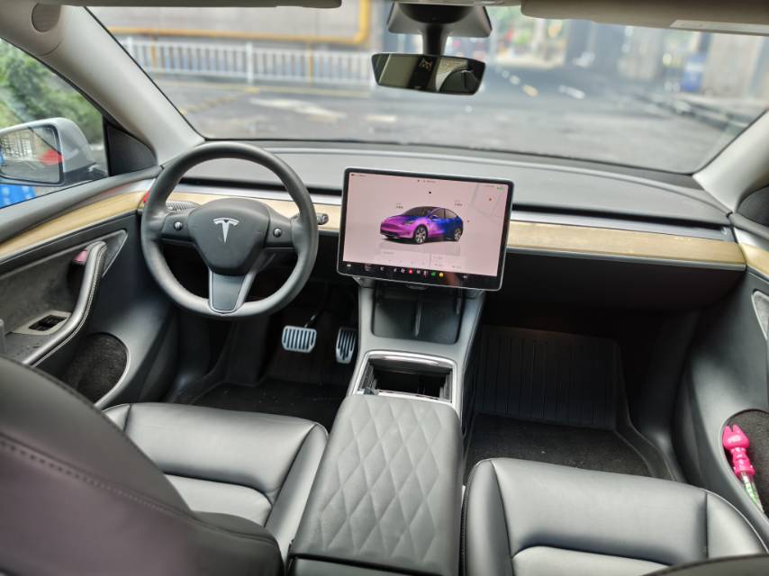 Tesla Model Y 2022 car image #10