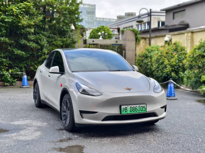 Tesla Model Y 2022 car image #5