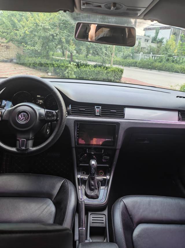 Volkswagen Bora 2014 car image #9