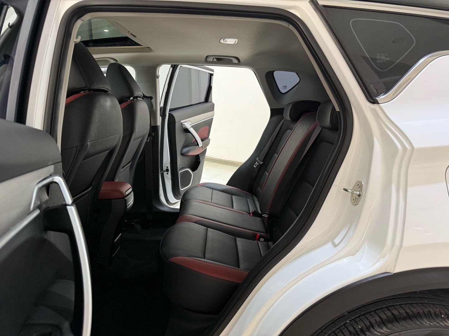 GEELY Coolray 2022 #12 GEELY Coolray 2022 car image #12