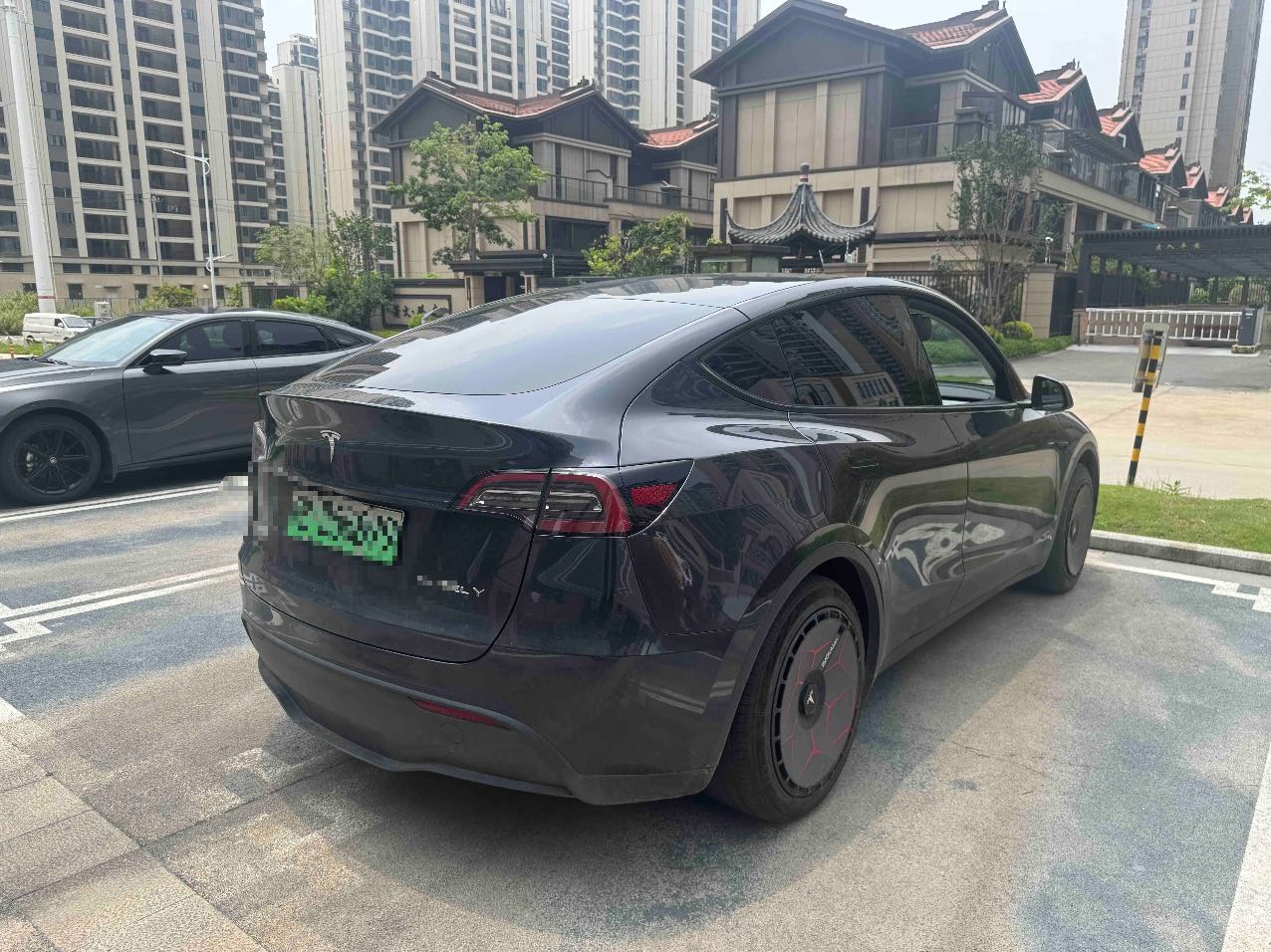 Tesla Model Y 2024 car image #7