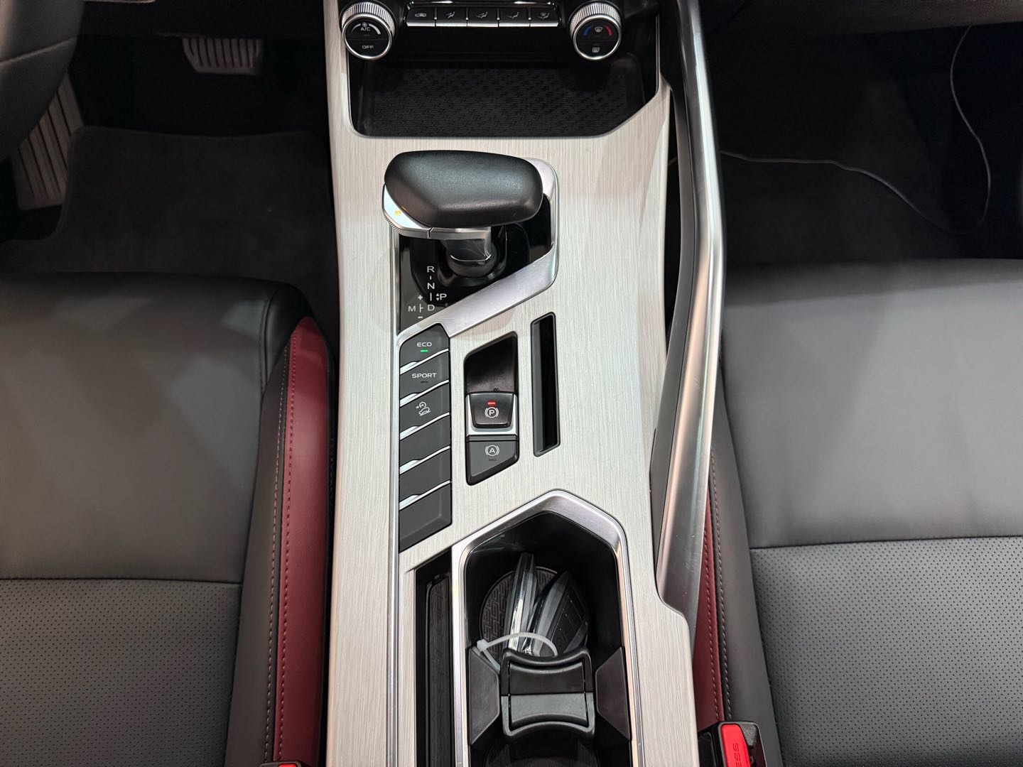 GEELY Coolray 2022 #16 GEELY Coolray 2022 car image #16