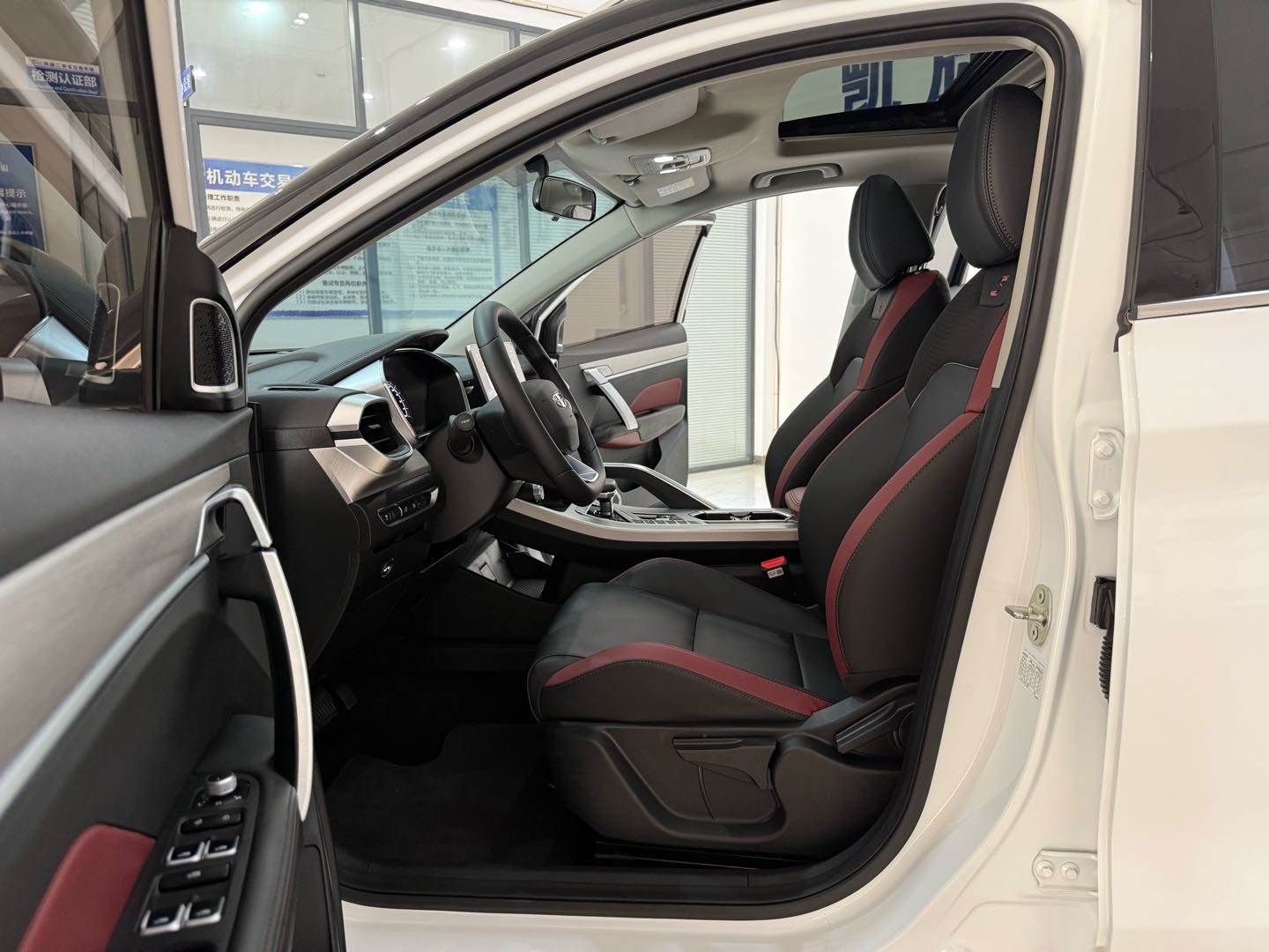 GEELY Coolray 2022 #11 GEELY Coolray 2022 car image #11