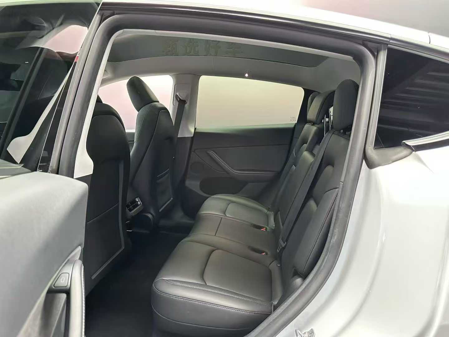 Tesla Model Y 2024 car image #6