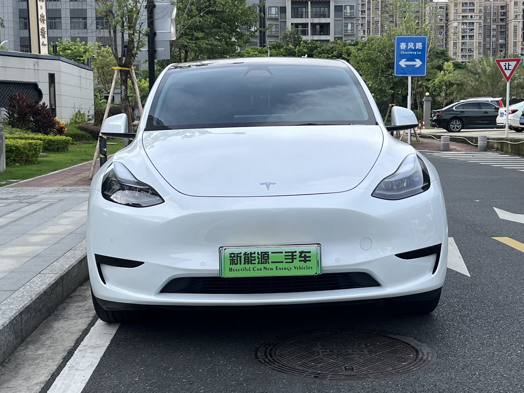Tesla Model Y 2022 car image #4