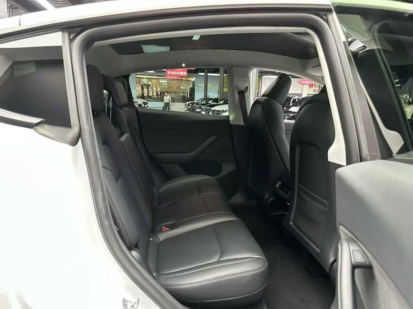 Tesla Model Y 2024 car image #8