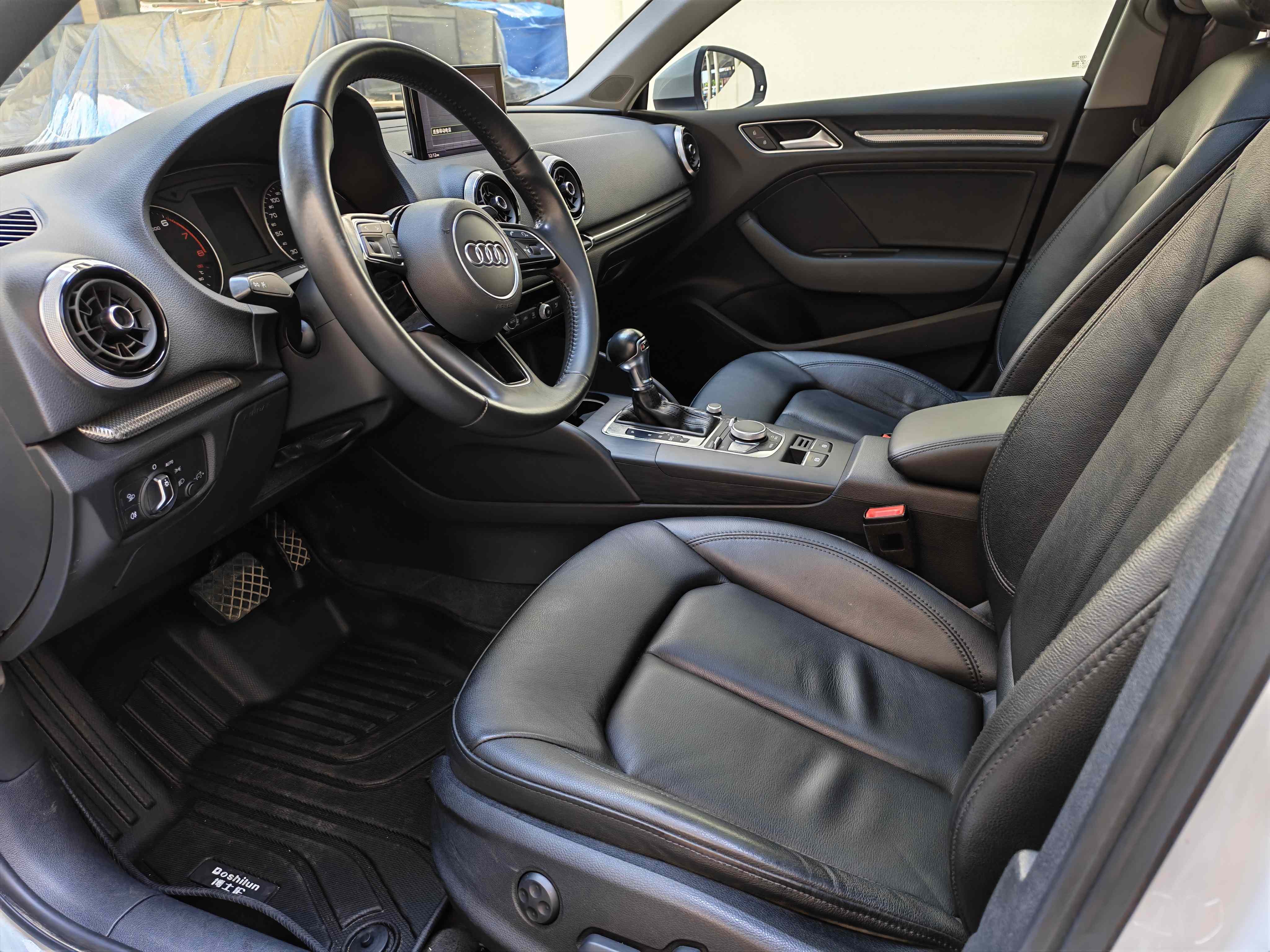 Audi A3 2019 car image #10