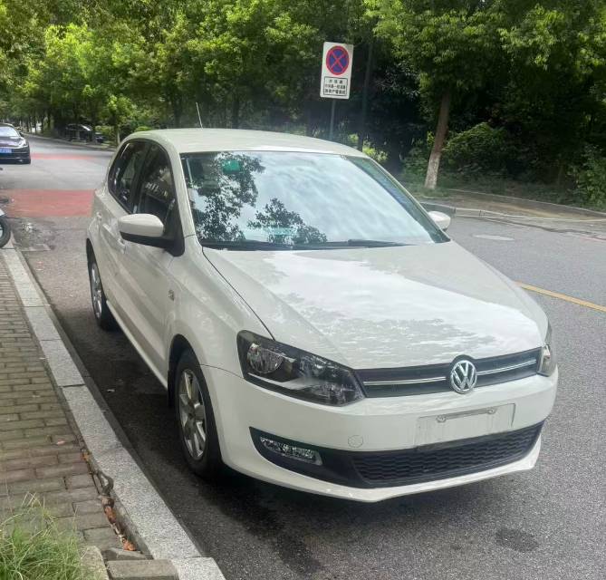Volkswagen Polo 2014 car image #5