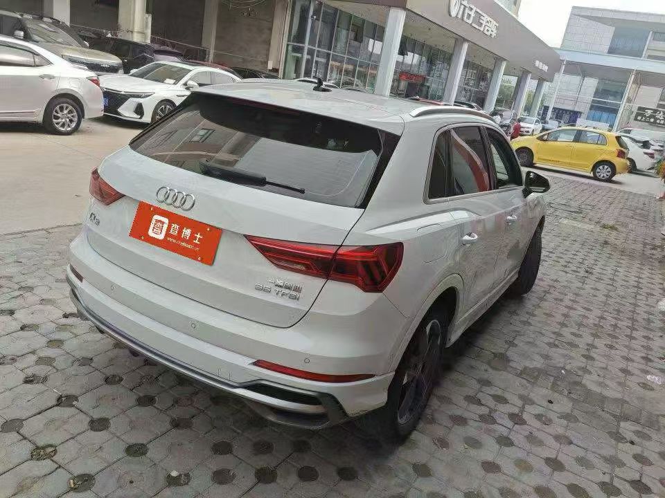 Audi Q3 2021 car image #8