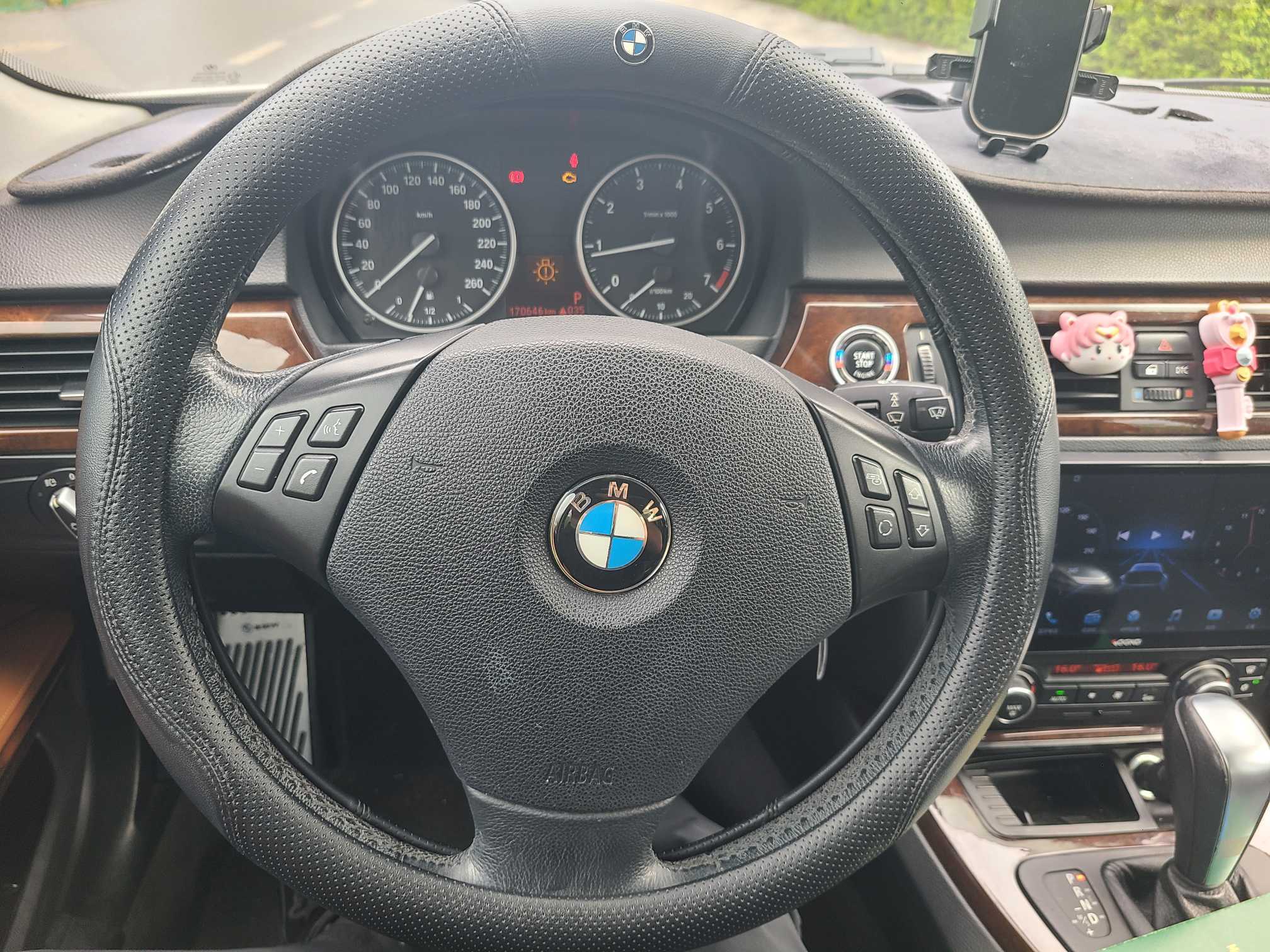 BMW 3 Series 2011 car image #6