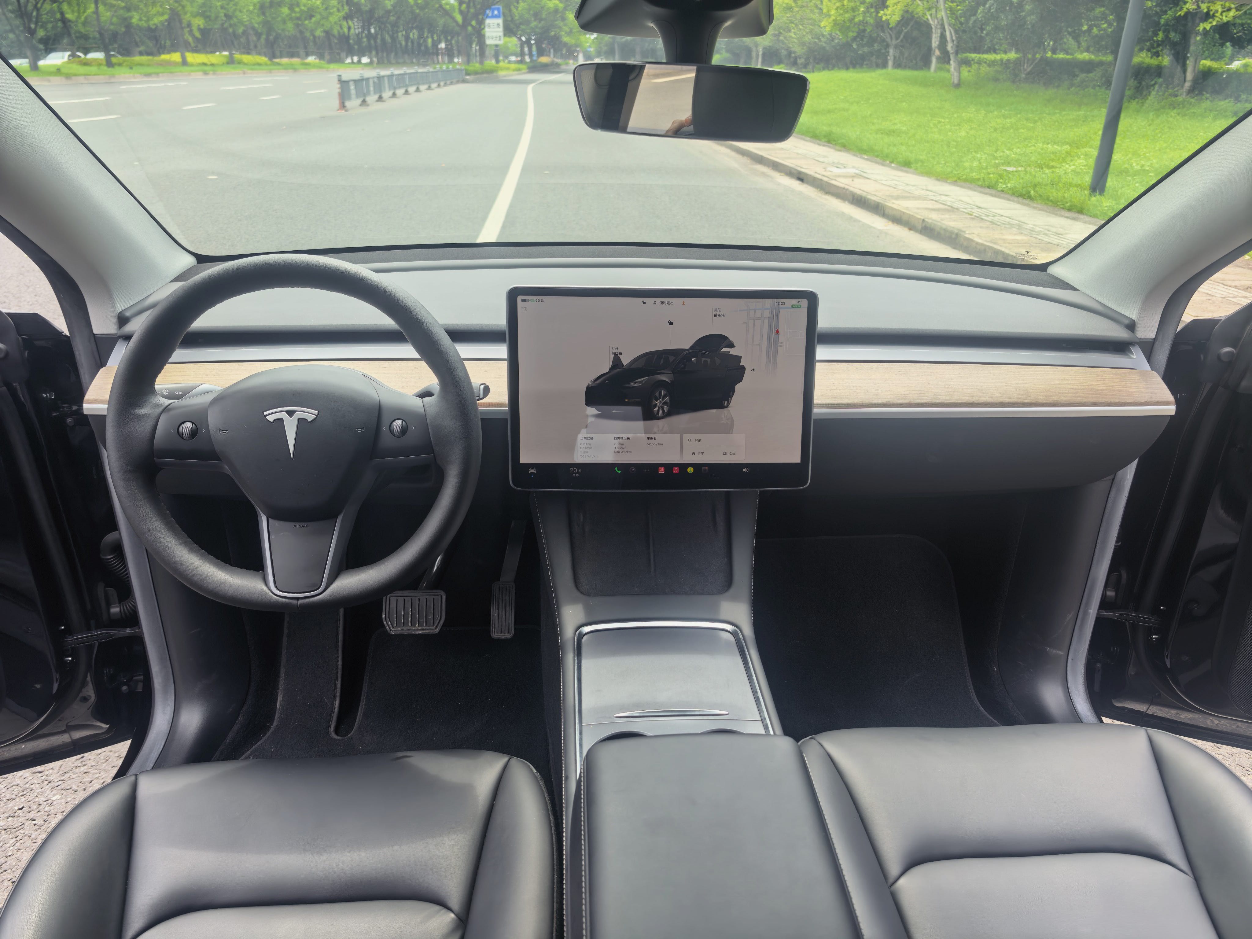Tesla Model Y 2022 immagine di auto #6
