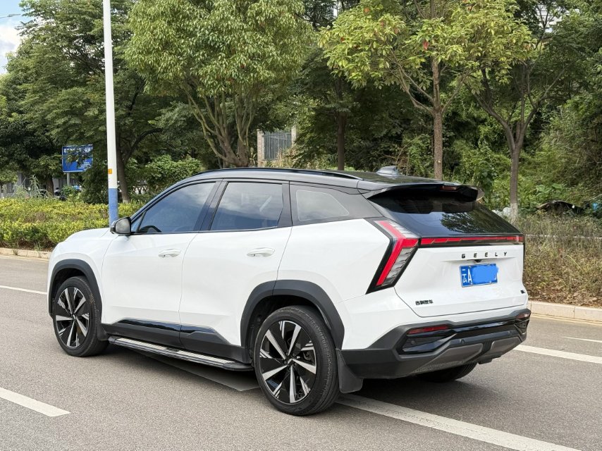 GEELY Boyue L 2025 car image #9