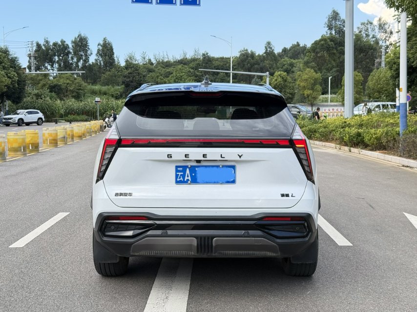 GEELY Boyue L 2025 car image #10