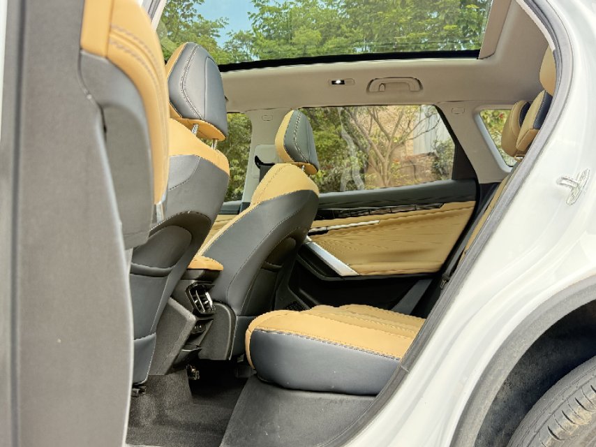 GEELY Boyue L 2025 car image #8