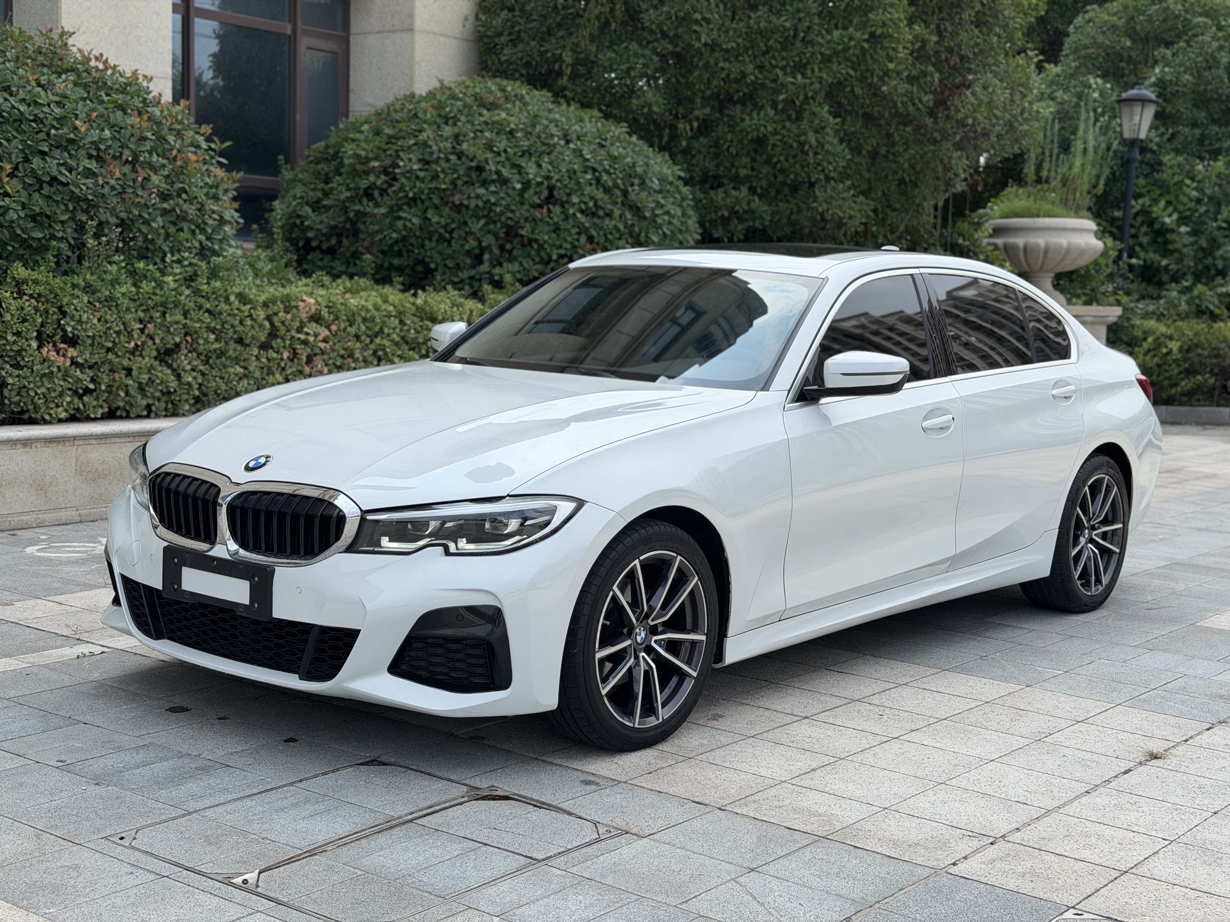 BMW 3 Series 2022 #2 BMW 3 Series 2022 car image #2