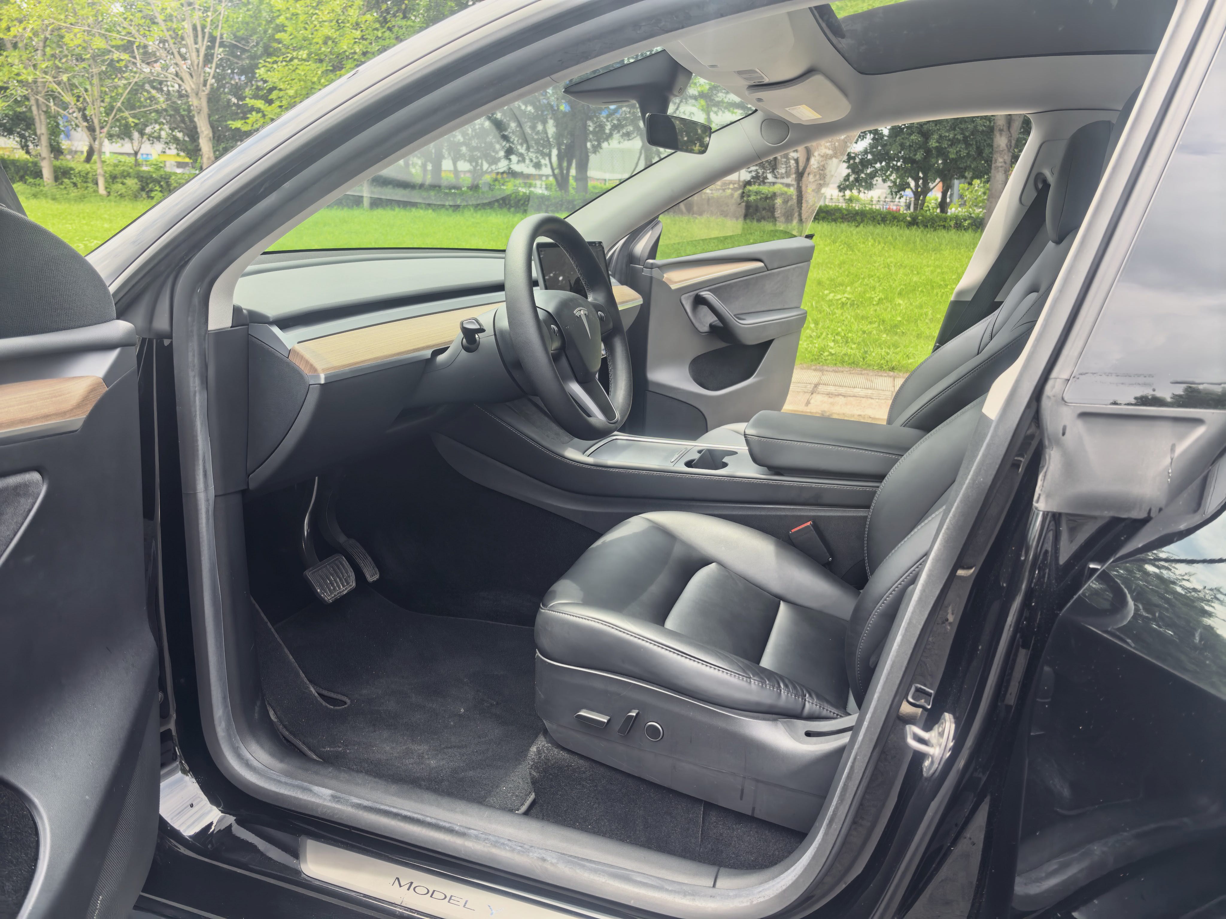 Tesla Model Y 2022 immagine di auto #8