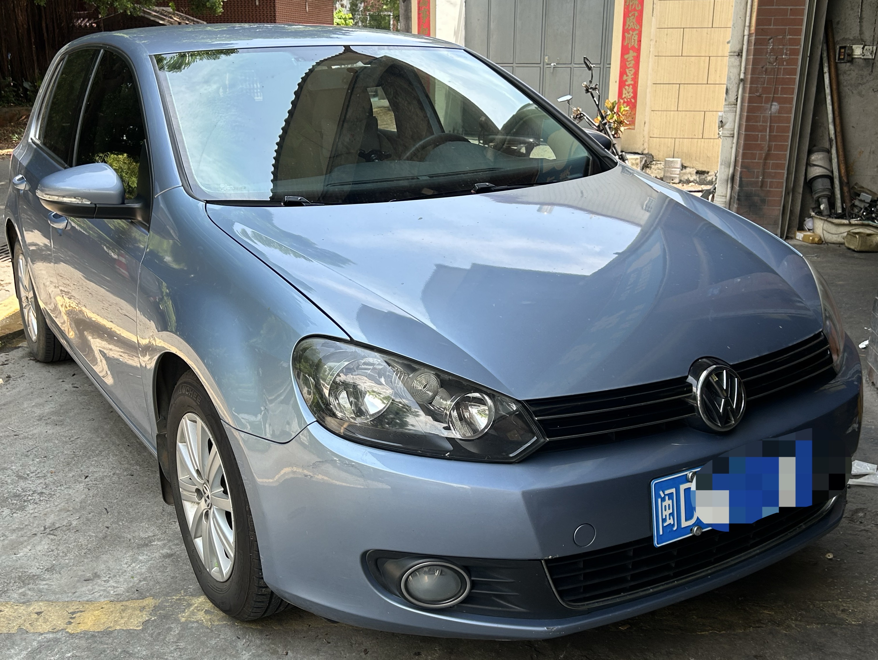 Volkswagen Golf 2010 car image #5