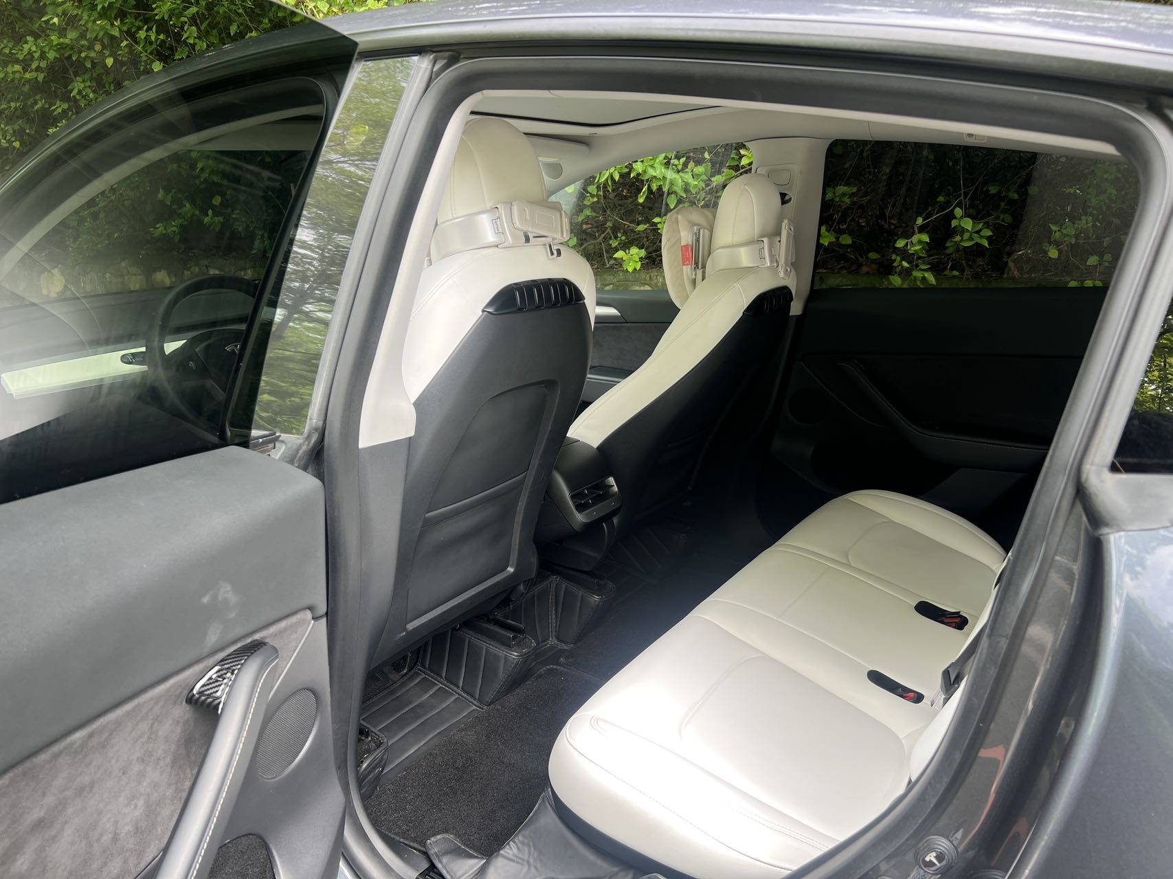 Tesla Model Y 2021 car image #7