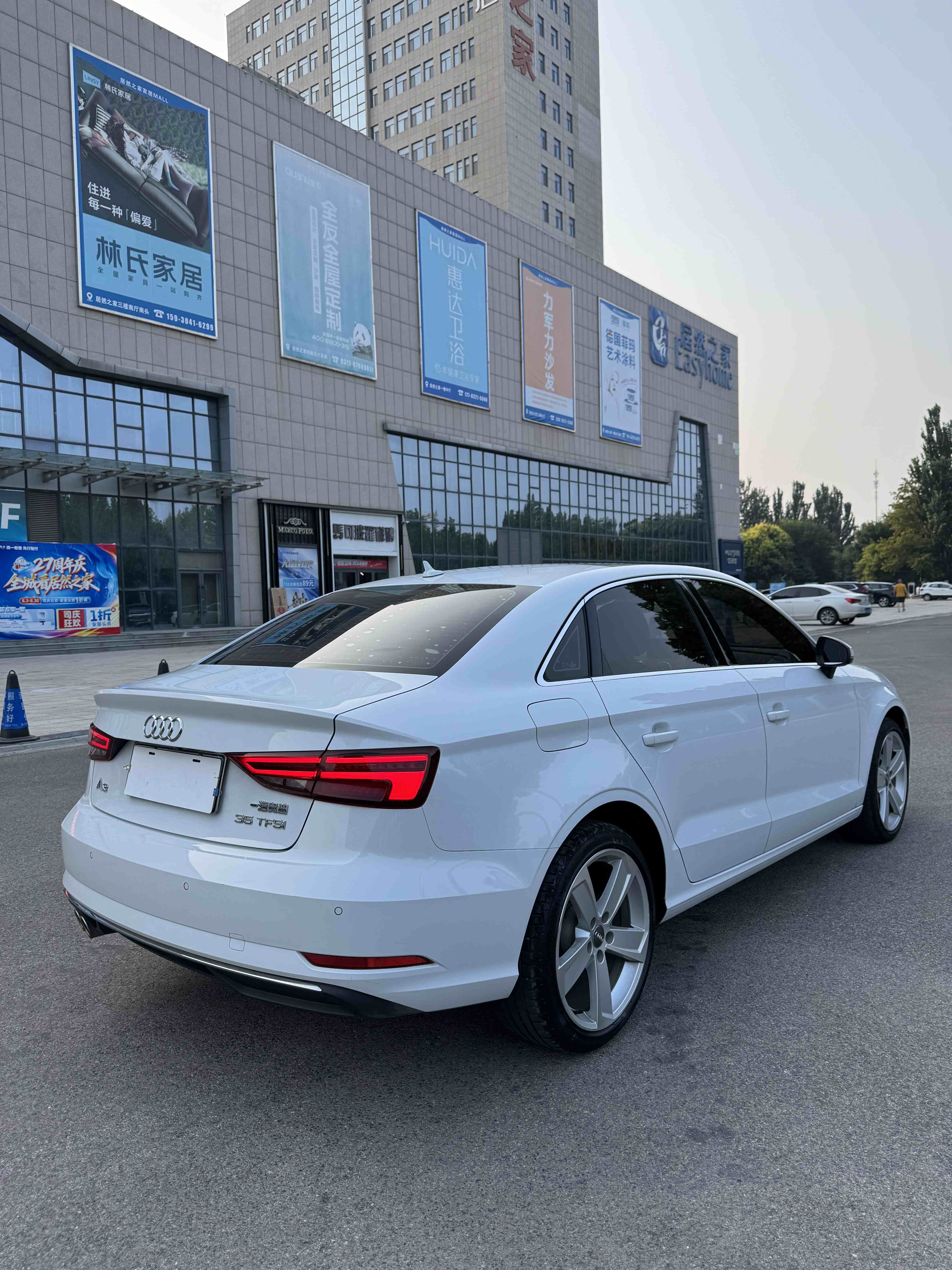 Audi A3 2018 car image #10
