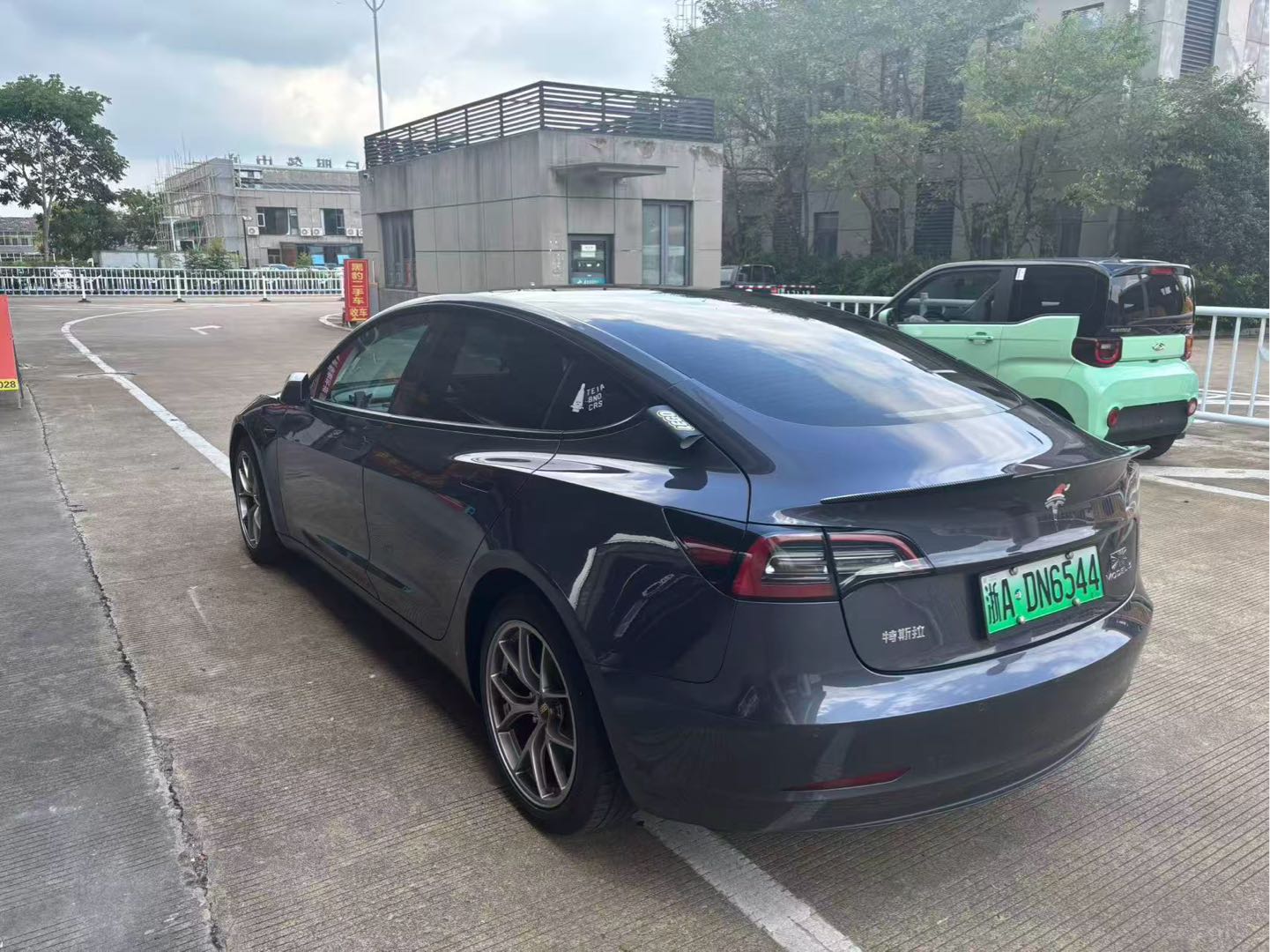 Tesla Model 3 2021 car image #7