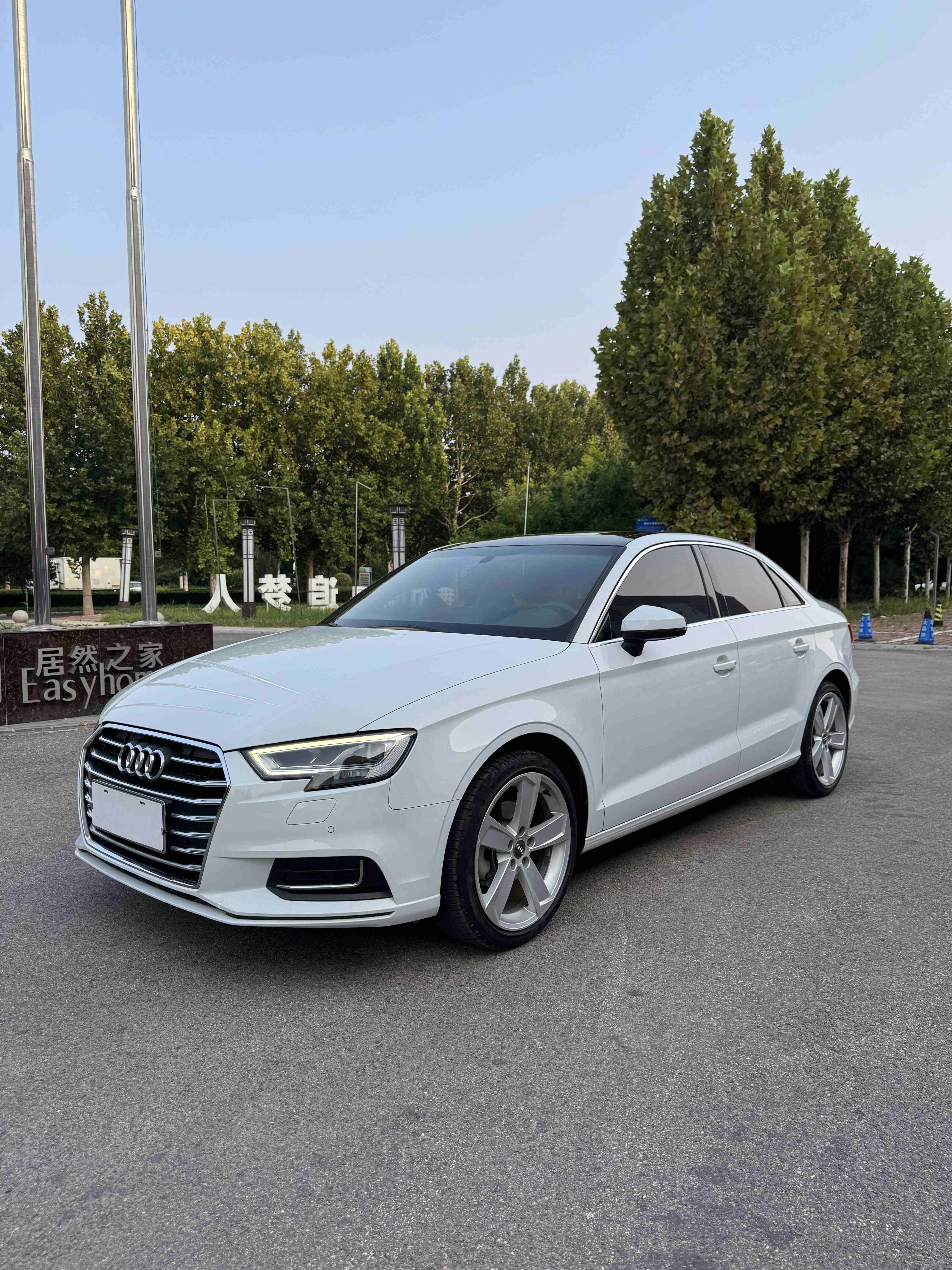 Audi A3 2018 car image #2