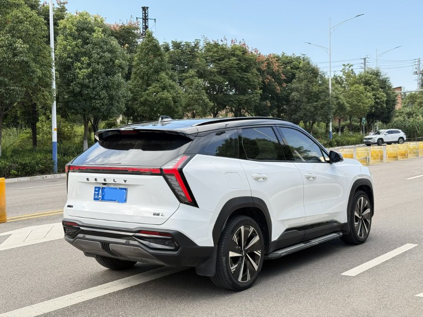 GEELY Boyue L 2025 car image #11