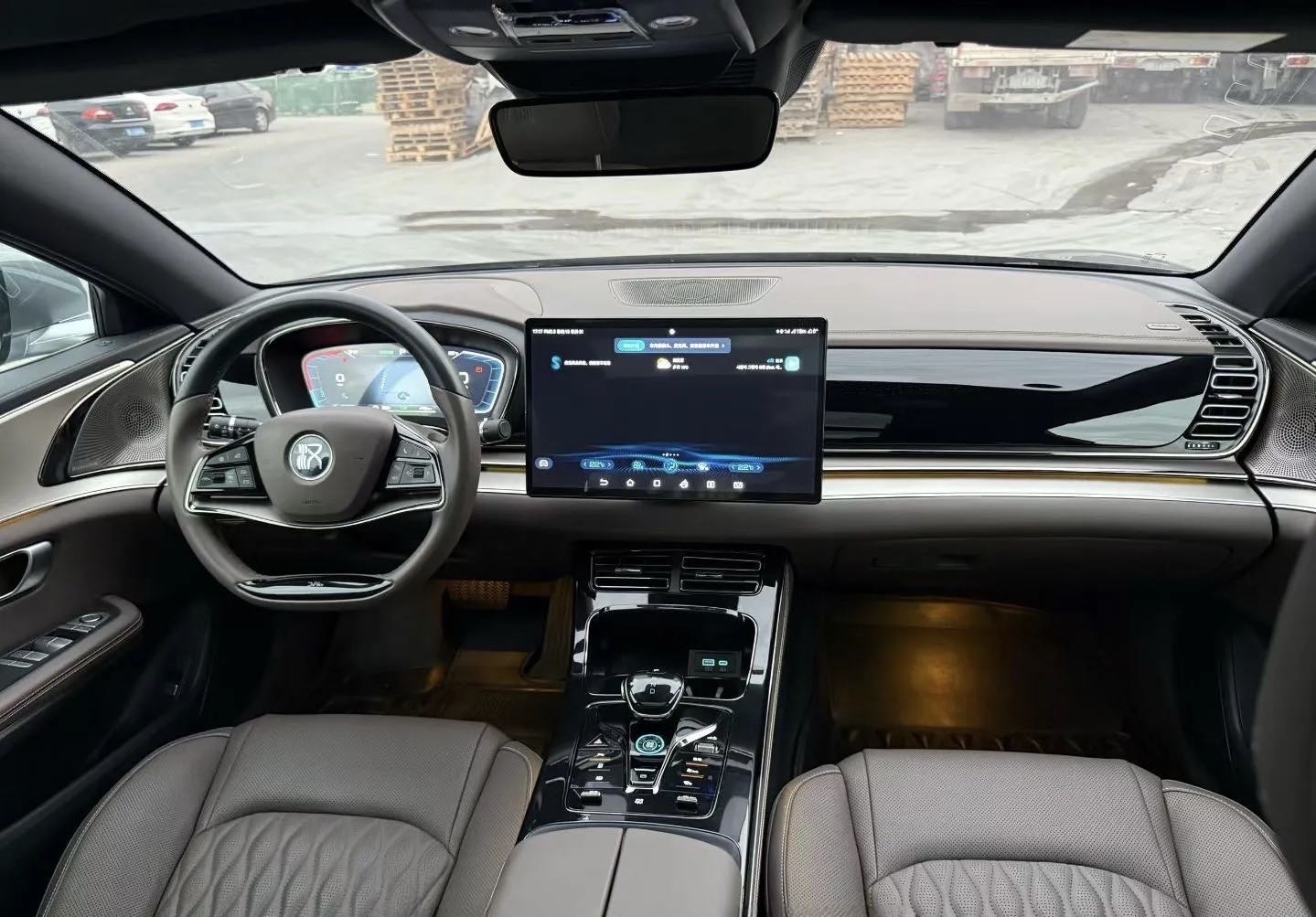 BYD Han 2023 immagine di auto #7