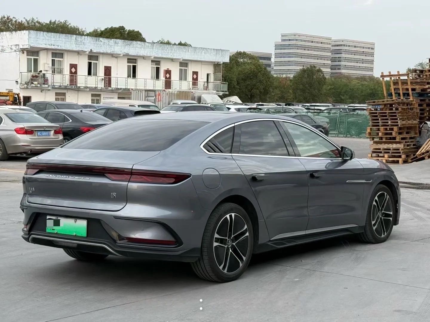 BYD Han 2023 immagine di auto #11