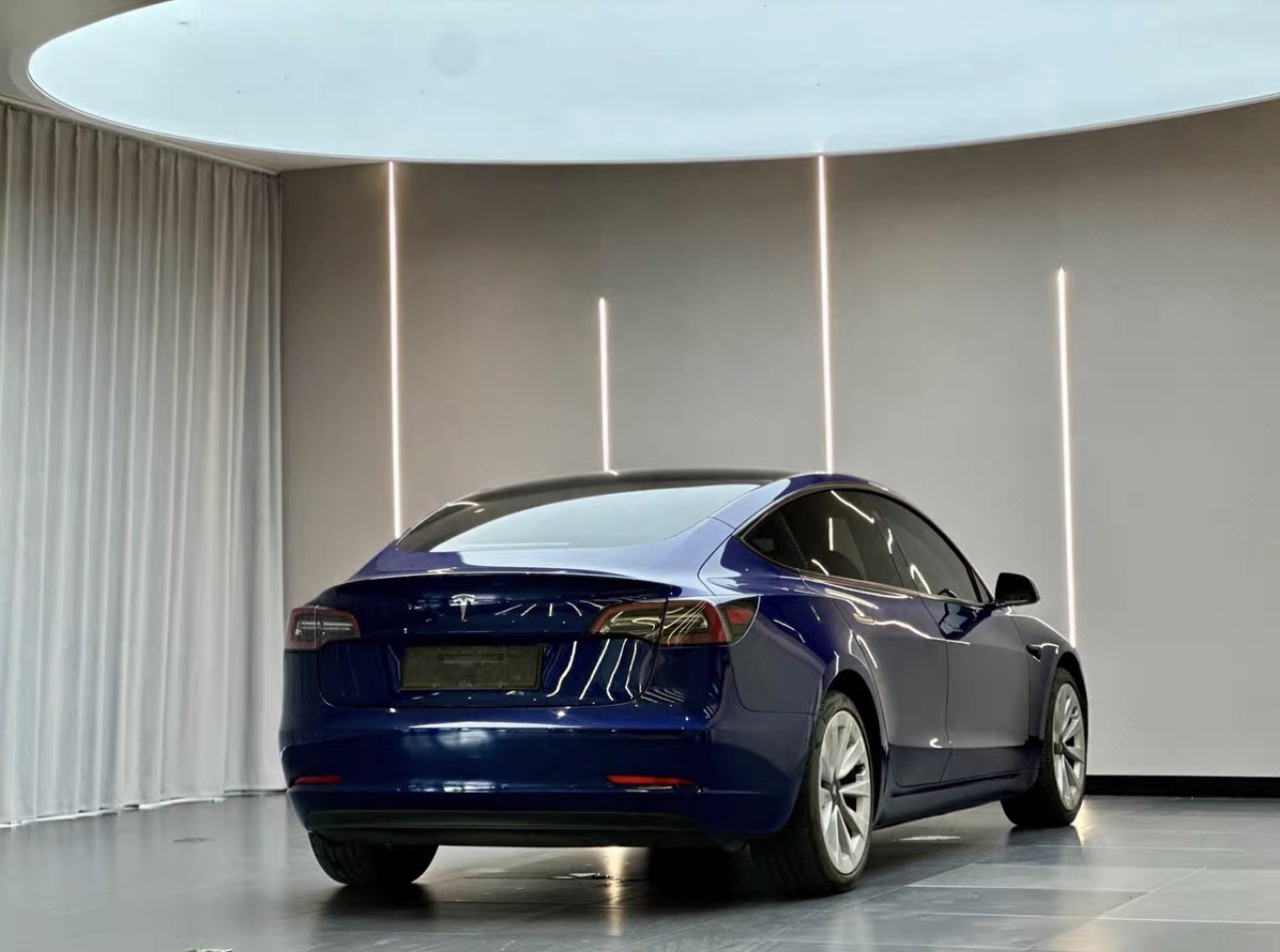 Tesla Model 3 2021 car image #9