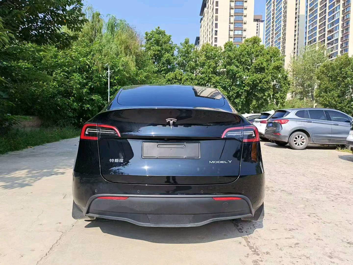 Tesla Model Y 2022 #10 Tesla Model Y 2022 car image #10