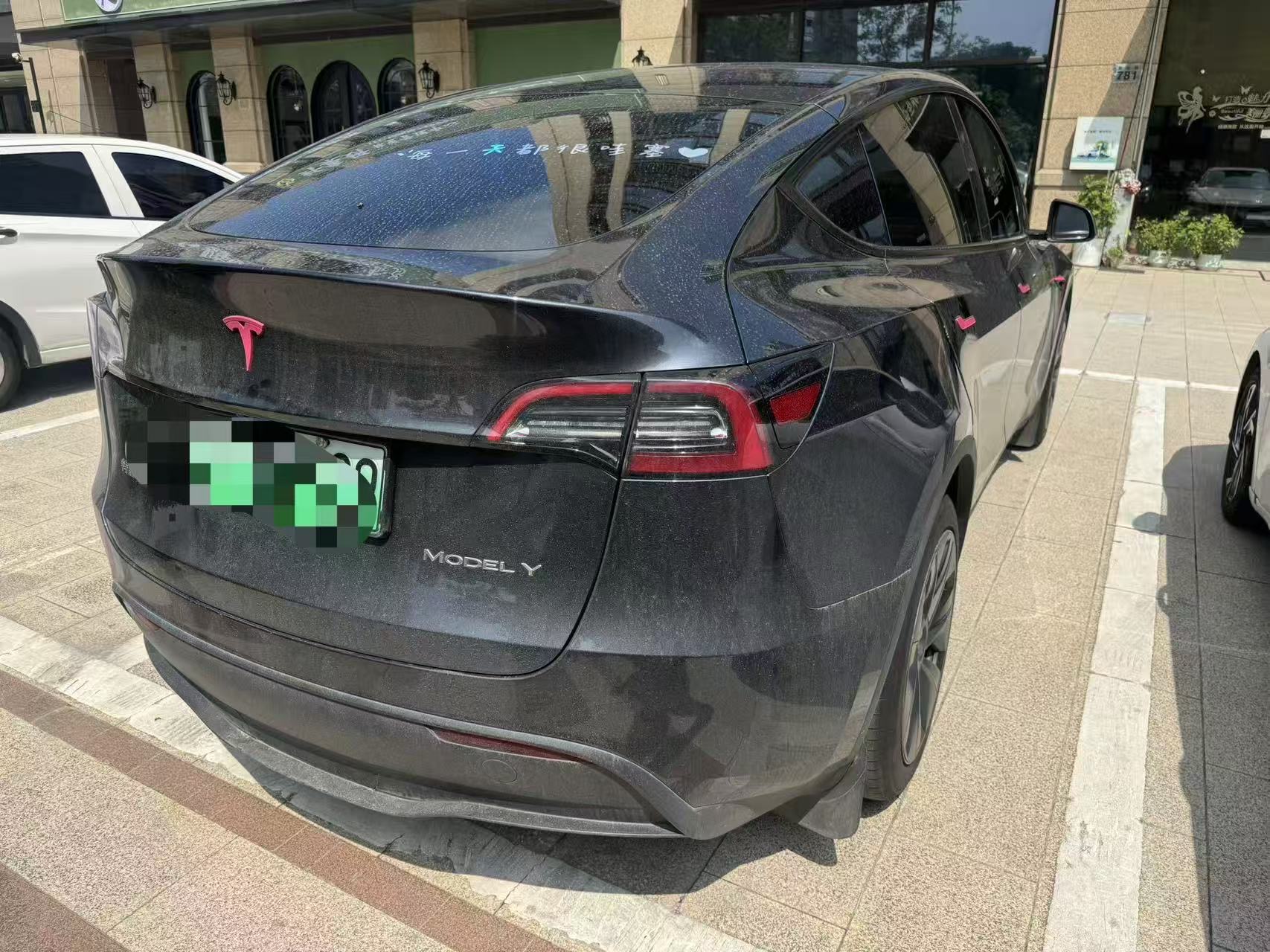 Tesla Model Y 2024 car image #8