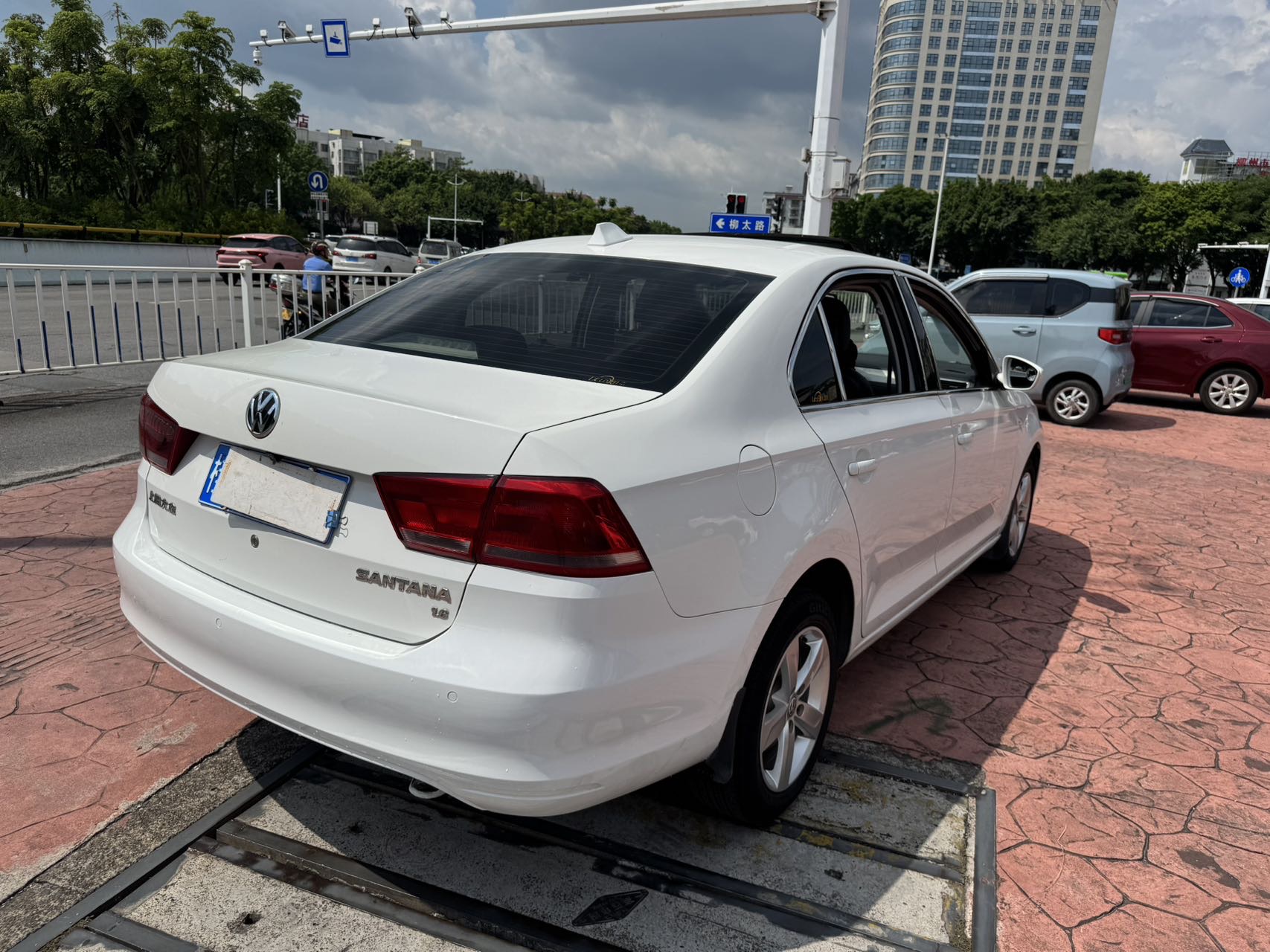 Volkswagen Santana 2014 car image #7