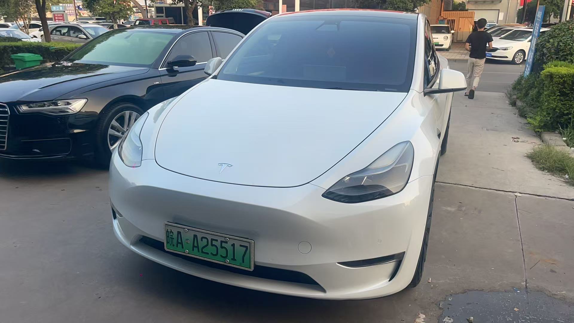 Tesla Model Y 2021 car image #2