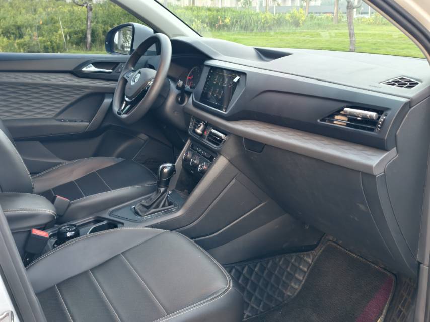 Volkswagen Tharu 2021 car image #11