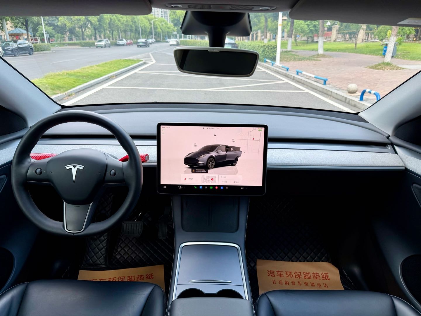 Tesla Model Y 2023 car image #12