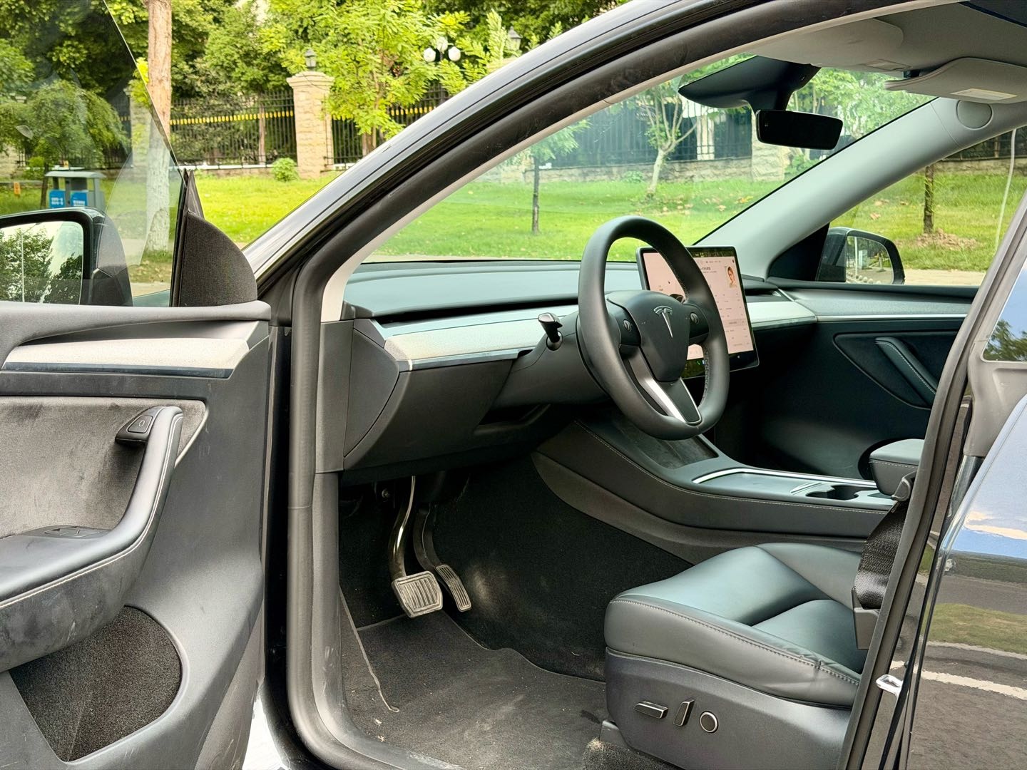 Tesla Model Y 2024 car image #9