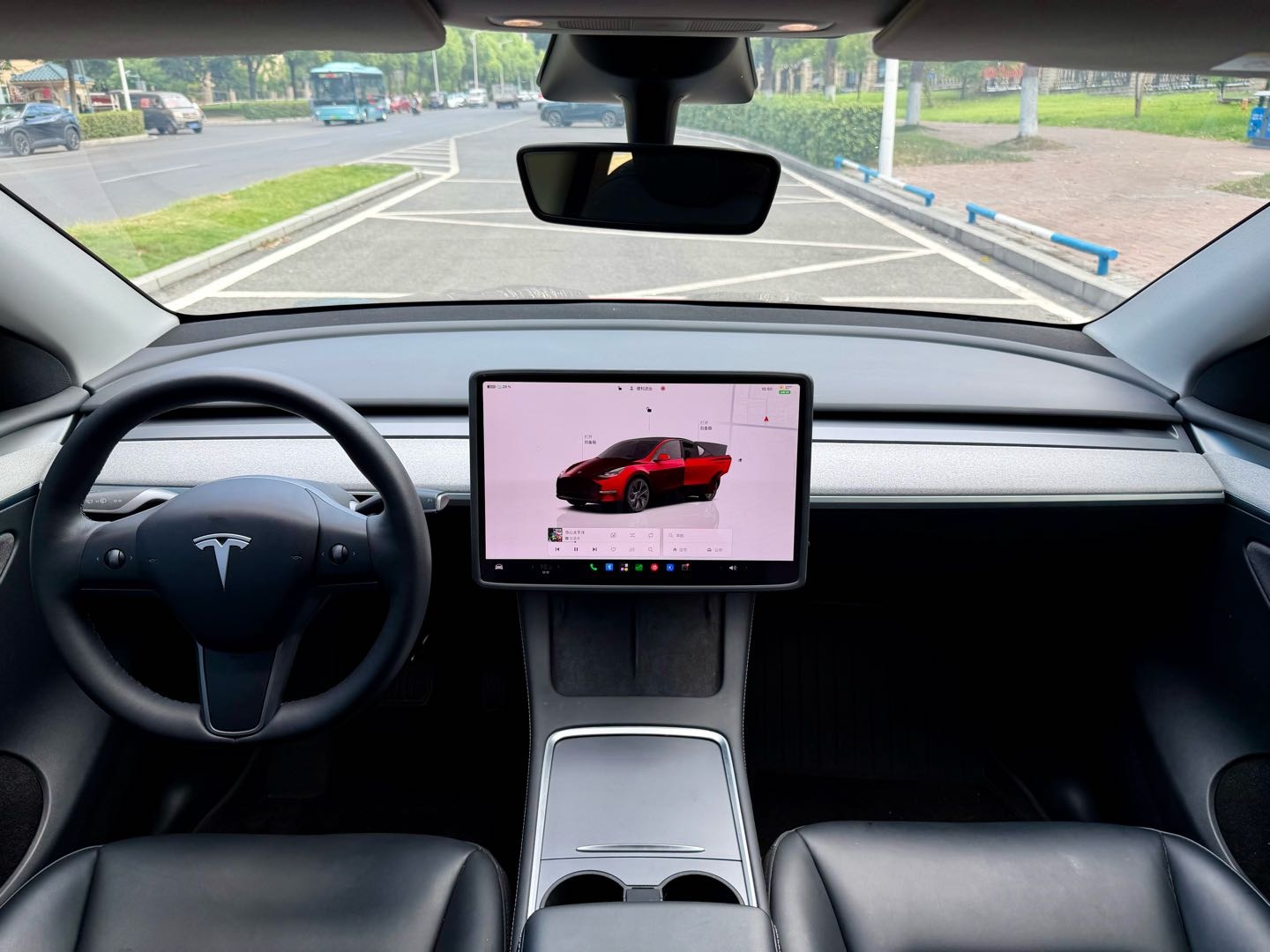 Tesla Model Y 2023 car image #10