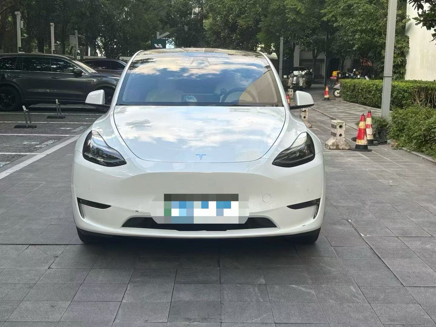 Tesla Model Y 2023 #4 Tesla Model Y 2023 car image #4