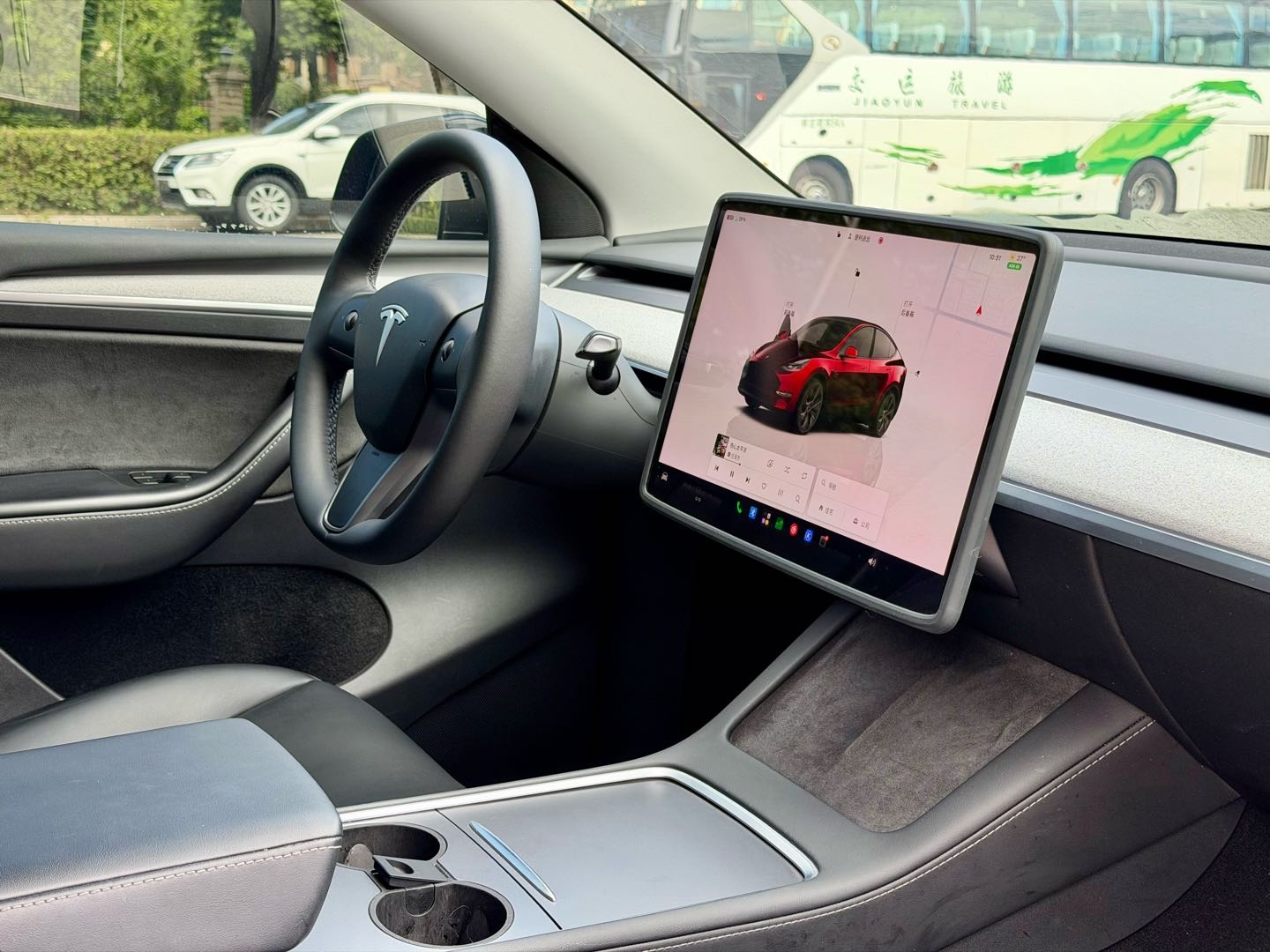 Tesla Model Y 2023 car image #9
