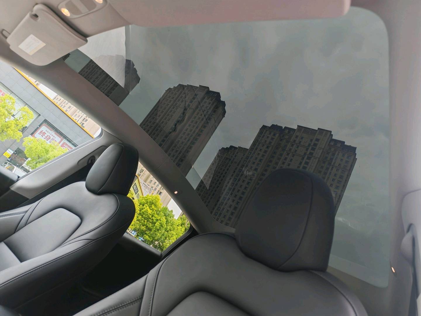 Tesla Model Y 2022 #12 Tesla Model Y 2022 car image #12