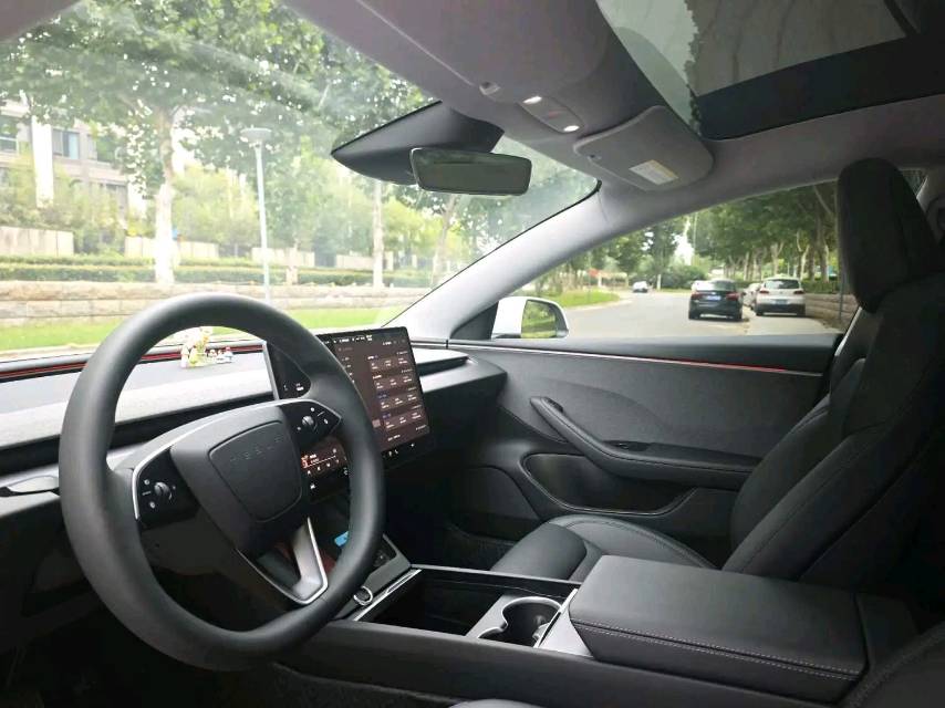Tesla Model 3 2025 #6 Tesla Model 3 2025 car image #6