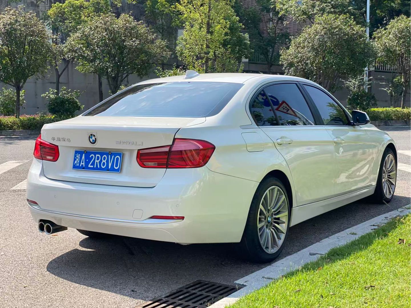 BMW 3 Series 2019 #9 BMW 3 Series 2019 car image #9