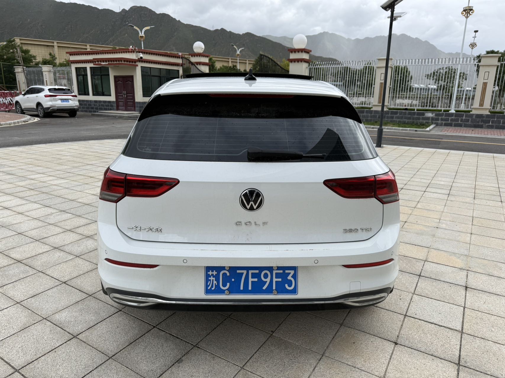 Volkswagen Golf 2022 car image #10
